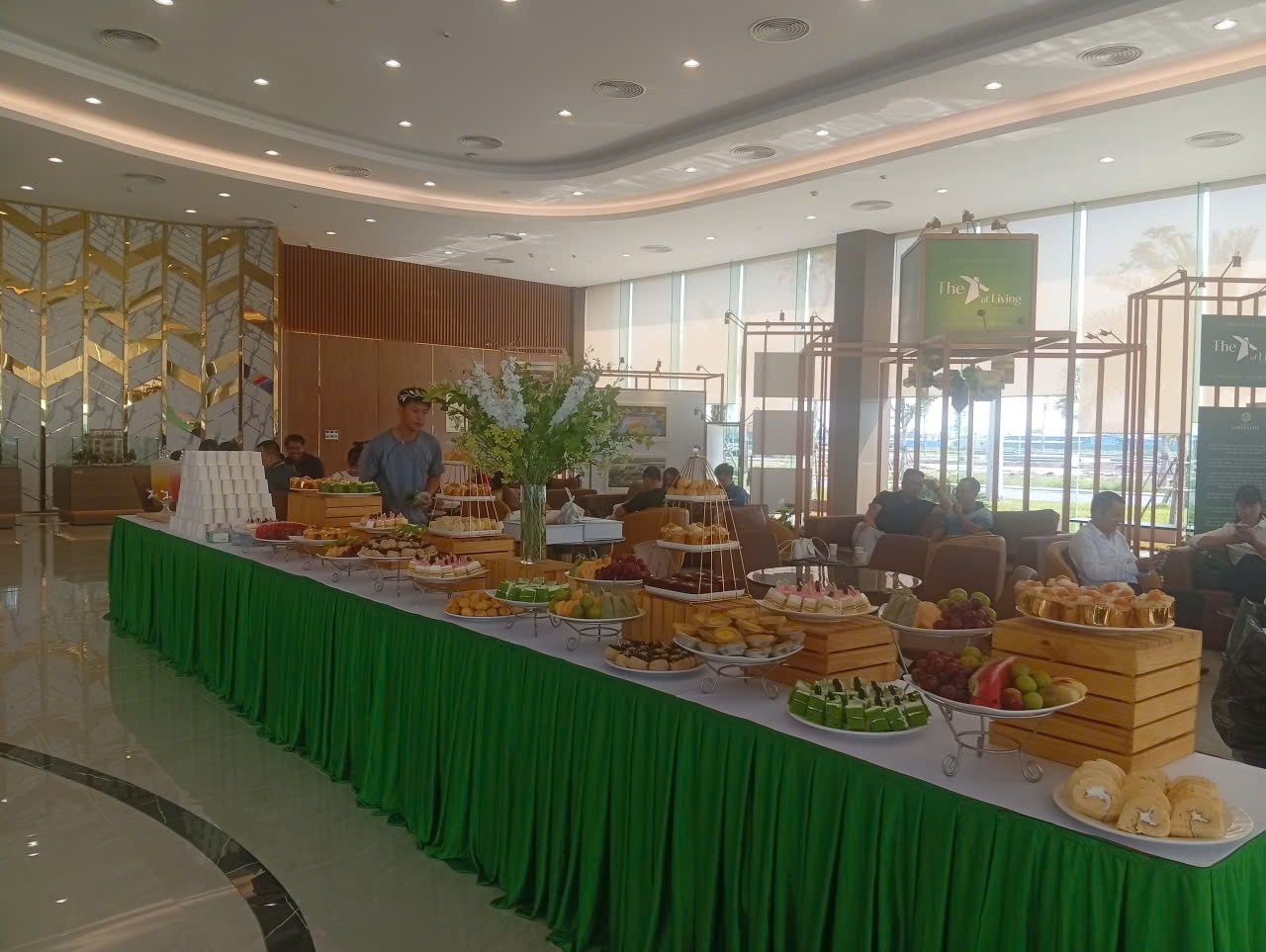 Bàn tiệc buffet sự kiện do Lợi Giang Event bài trí