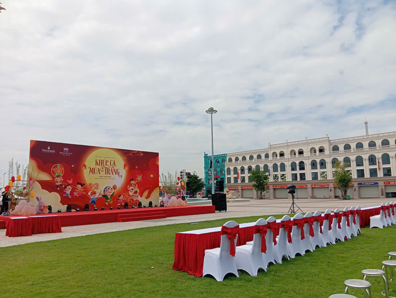Lễ hội Trung Thu Khúc Ca Mùa Trăng tại Vinhomes Royal Island Vũ Yên